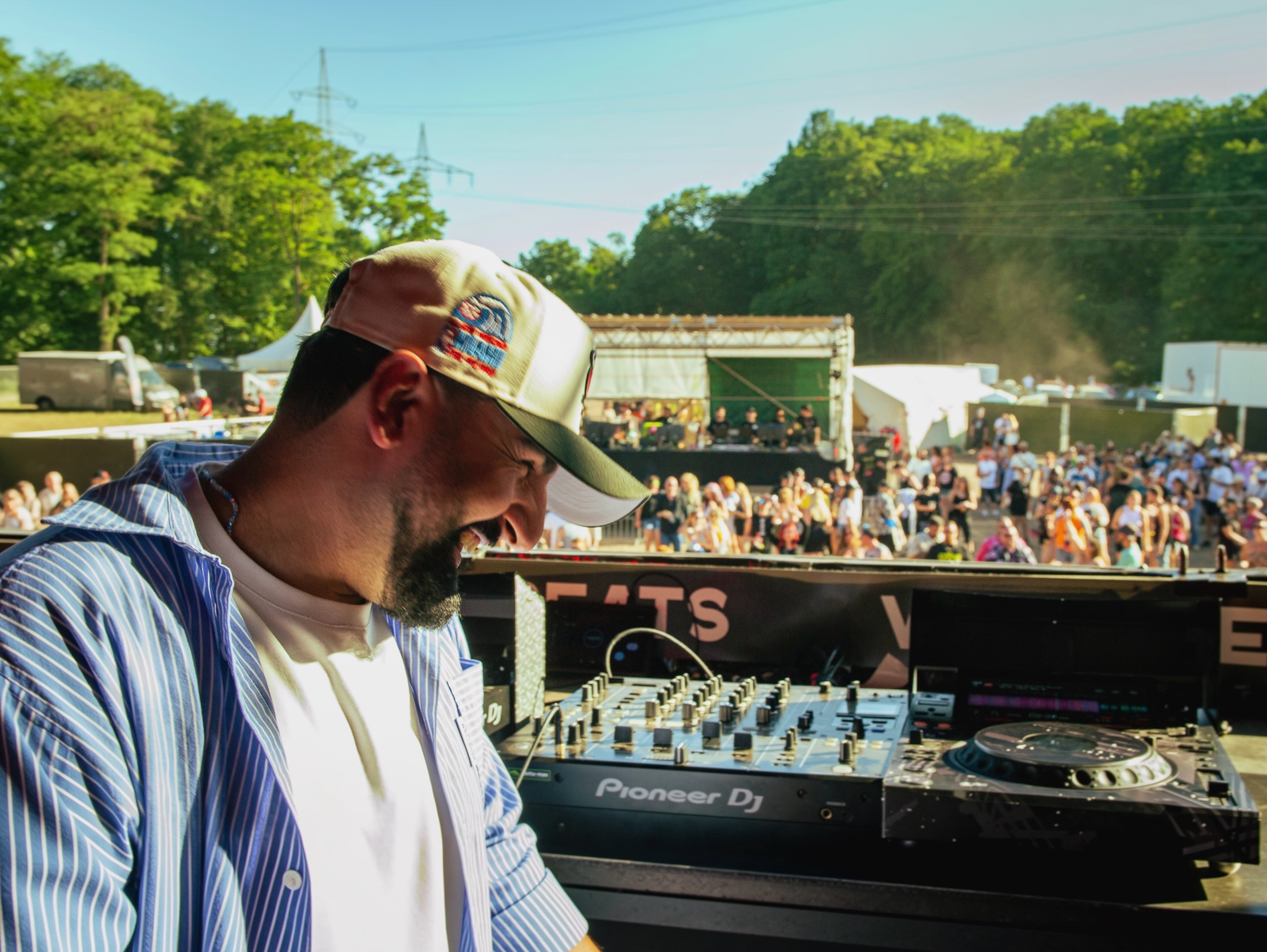 Mainstage view mit @fattony.mp3 🔥

📸 @lava.photography2023 

🚀 EDM | Hardstyle | House | Techno
📆 10.07.2027
🔥 Sauwasen, Püttlingen
🎫 Tickets unter wasenbeats.de

wasenbeats #festival #event #mainstage